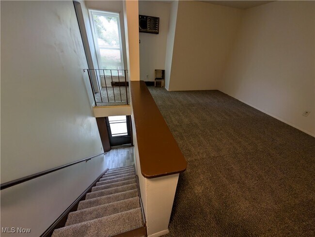 Building Photo - 595 Dayton St