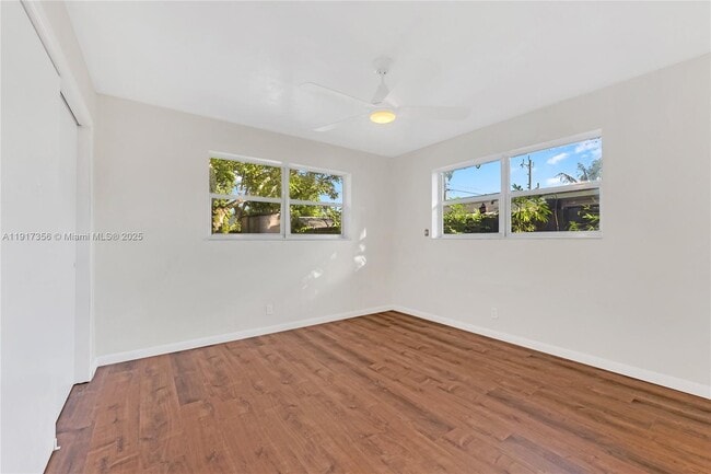 Building Photo - 550 SW 38th Terrace