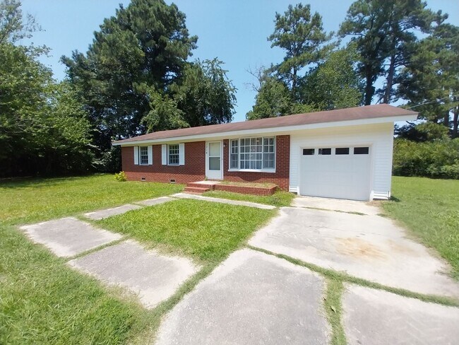 Building Photo - 1714 Wesley Dr
