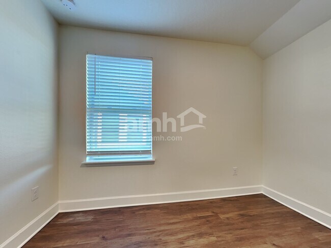 Building Photo - 1177 Walden Pond Dr