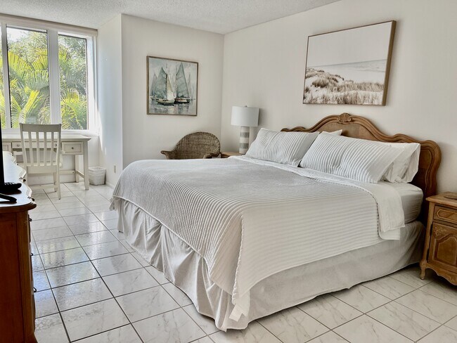 Master Bedroom - 843 Bayport Way