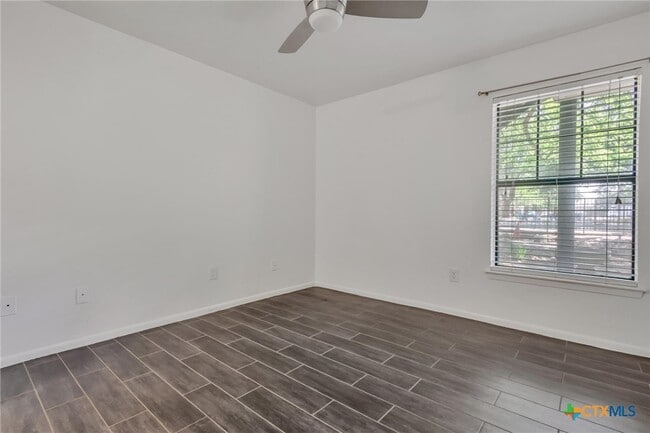 Building Photo - 1624 Aquarena Springs Dr