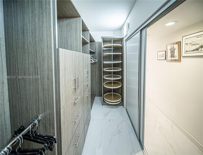 Building Photo - 16445 Collins Ave