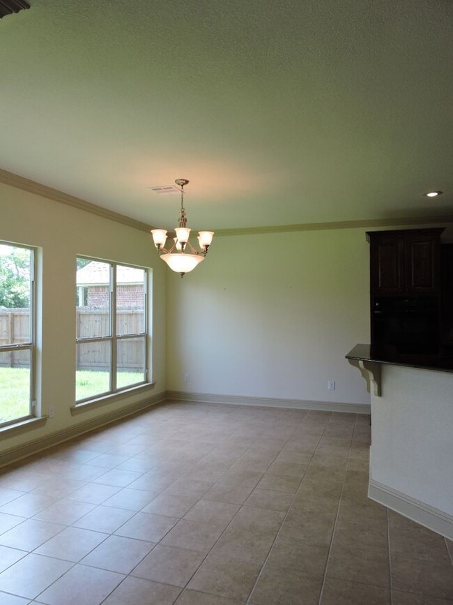 Building Photo - Mallard Crossing 4BR/2BA Home For Lease