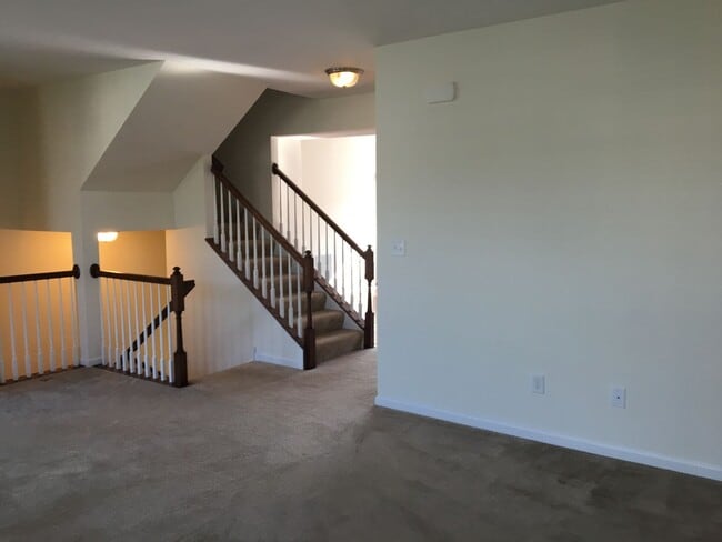 Building Photo - Large, Luxury, Garage Townhome in Hockessi...