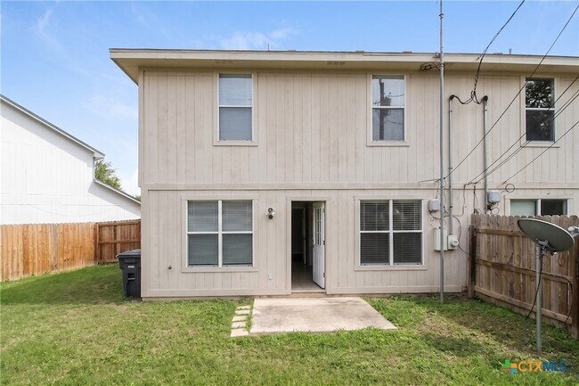 Building Photo - 2412 Skylark Cir