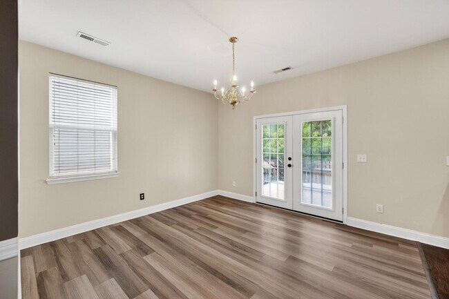 Building Photo - 8831 Kellum Dr