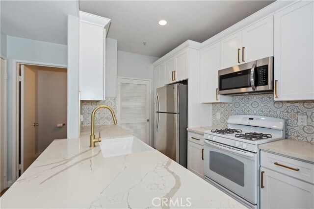 Building Photo - 13133 Le Parc Blvd