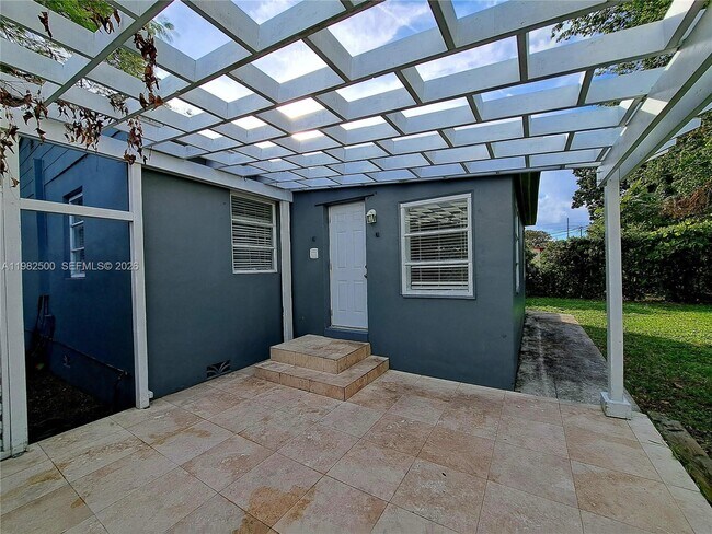 Building Photo - 335 NW 102nd St