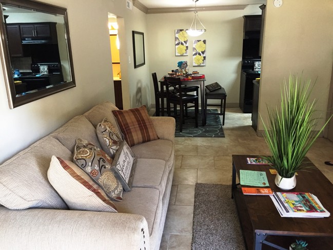 Building Photo - Spanish Willows