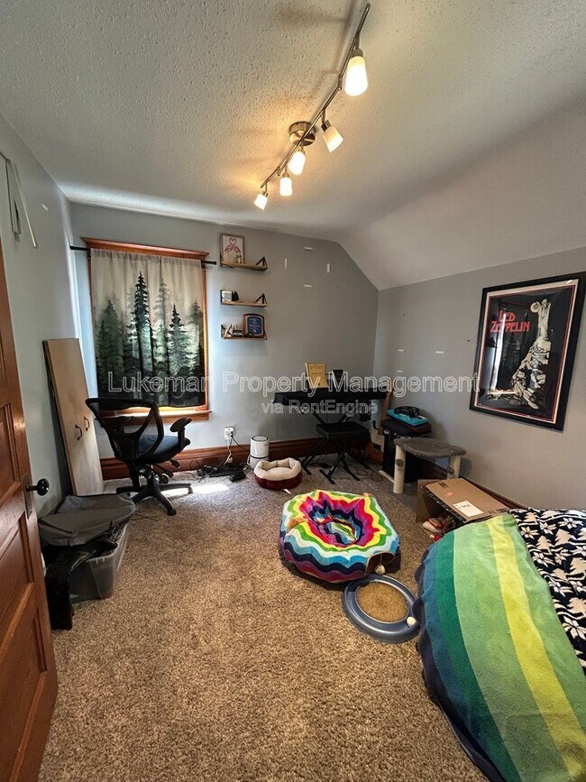 Building Photo - 808 Wheaton Ave