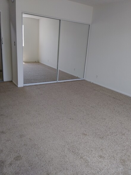 Closet - 11290 Ohio Ave
