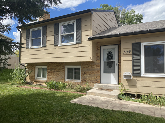 Building Photo - 104 Briarwood Ct