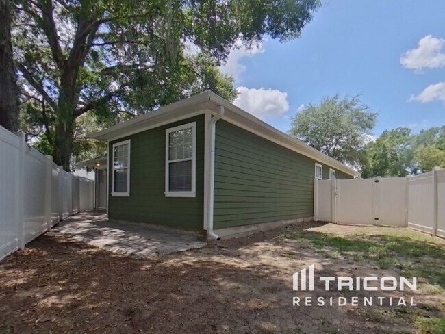 Building Photo - 605 Arlington Ct