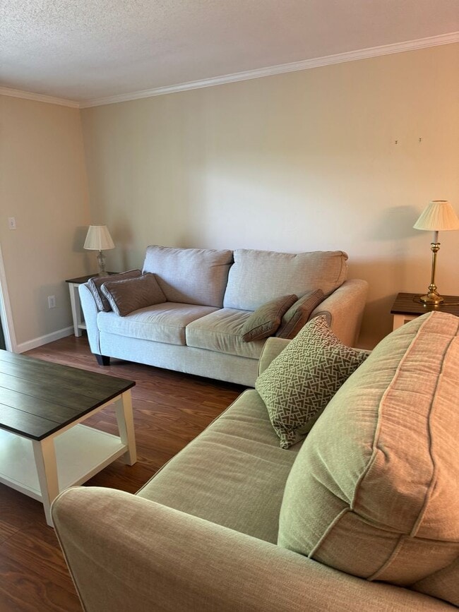 Building Photo - Nashua Ledgewood Hills condo for rent