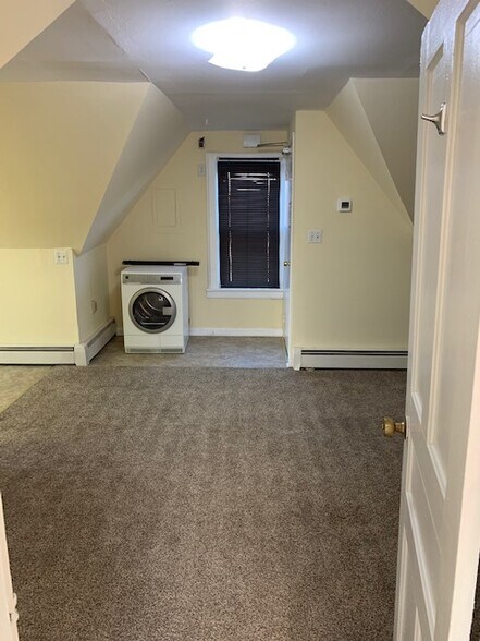 Building Photo - 501 Shore Rd