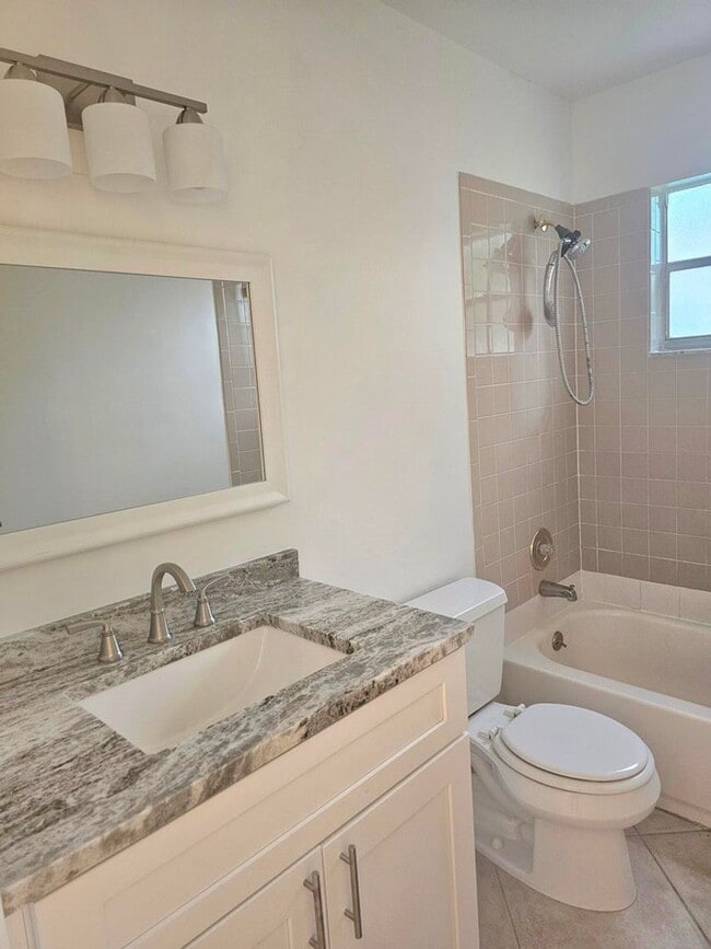 Building Photo - 12191 Broadleaf Ct