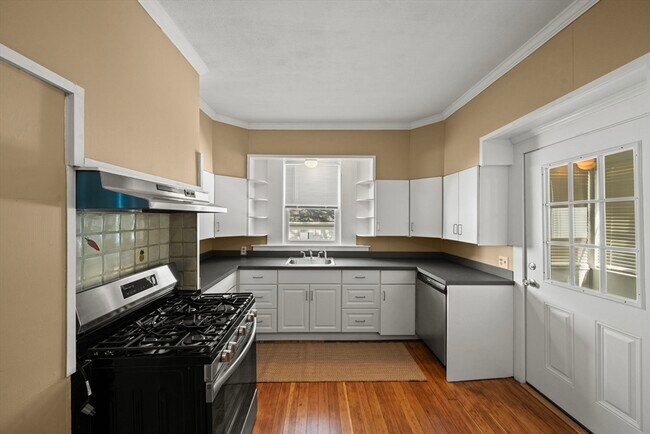 Building Photo - 99 Montvale Ave