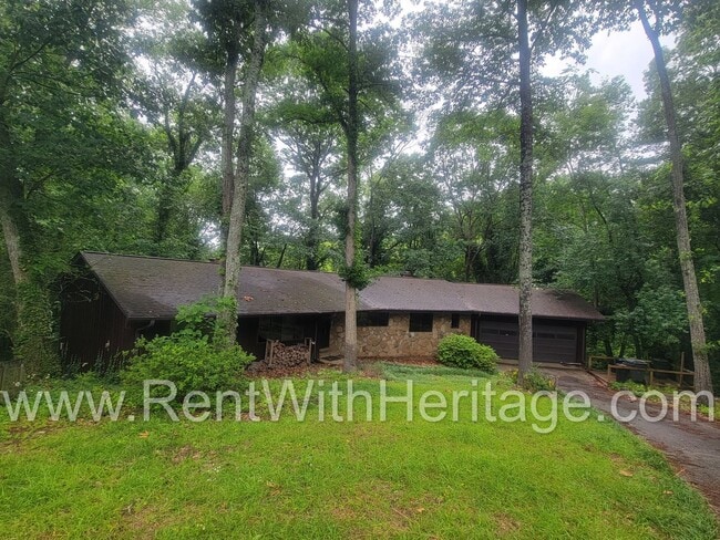 Building Photo - 1050 Flamingo Dr