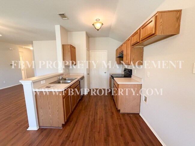 Building Photo - 125 Logan Ln