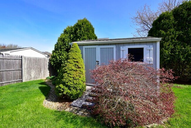 Building Photo - 62 Reposa Sq