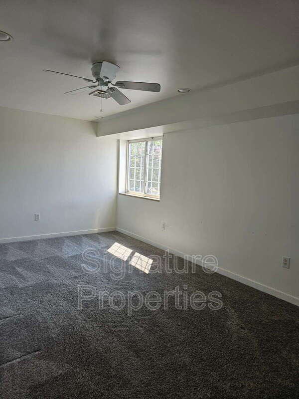 Building Photo - 2312 W Cary St