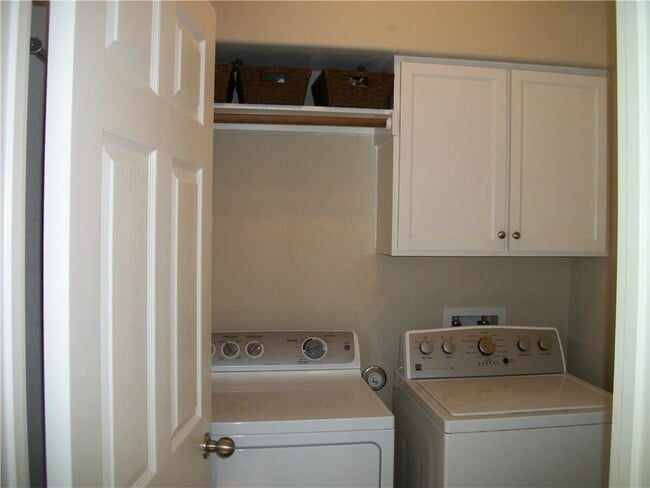 Building Photo - 933 Heritage Springs Trail