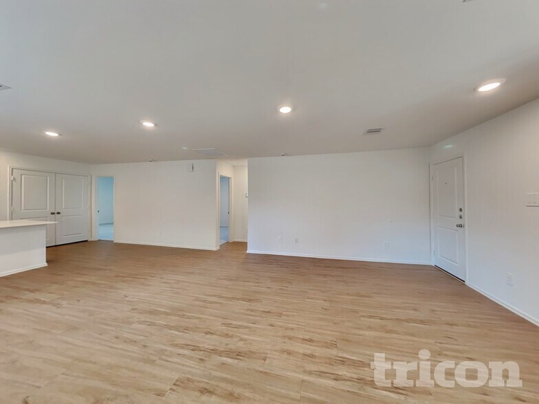 Building Photo - 3006 Twisted Myrtle Dr