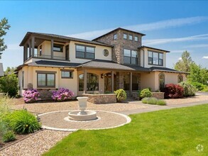 Building Photo - Stunning Tumalo Home on 3.21 Acres with Ca...