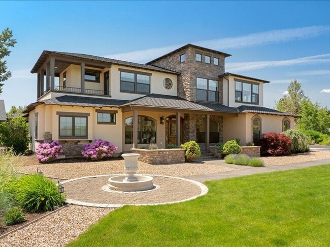 Building Photo - 4 Bedroom Tumalo Dream home on 3.21 Acres!