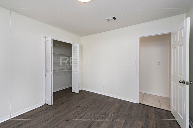 Building Photo - Sweet Cottage-esque 3-Bed 2-Bath in Daphne!