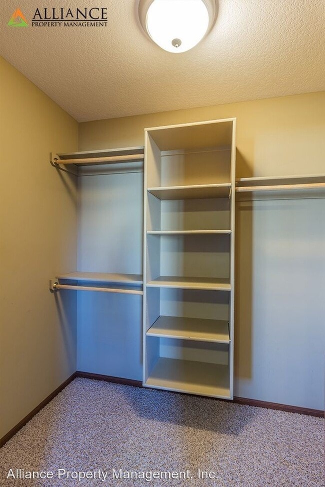 Building Photo - 3 br, 2.5 bath House - 526 Stonedale Dr.