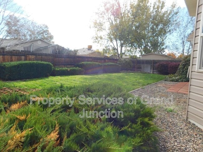 Building Photo - 428 Jornada St