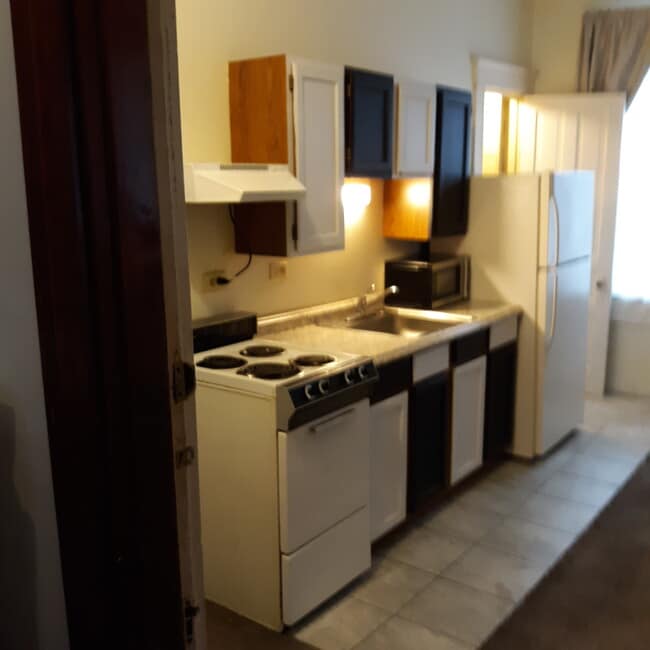 Building Photo - 2350 Rohs St