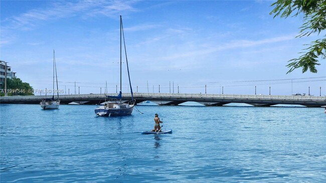 Building Photo - 1340 Lincoln Rd