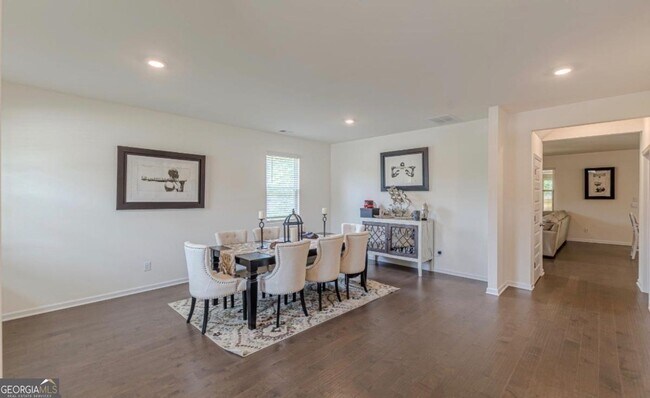 Building Photo - 367 Noblewood Dr