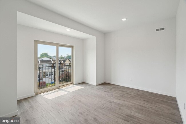 Building Photo - 5633 Warrington- New Construction 3 Bedroo...