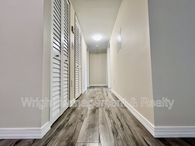 Building Photo - 2690 Coral Landings Blvd