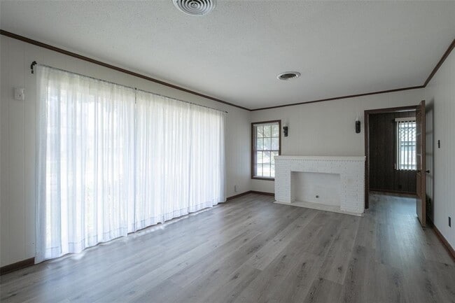 Building Photo - 3523 Glen Haven Blvd