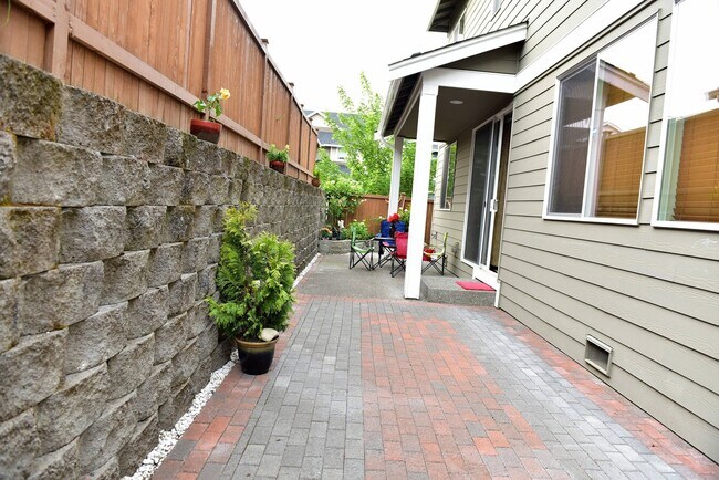 Building Photo - 19812 37th Dr SE