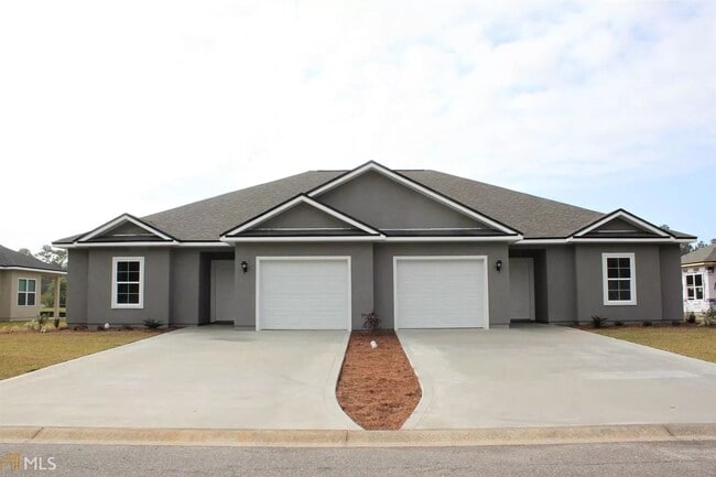 Building Photo - 3/2 with lawn care!