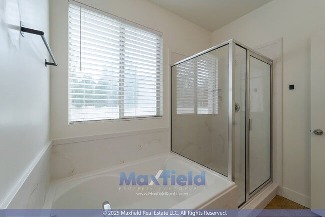 Building Photo - NEW CARPET - 6BD 4BTH 2GAR - Home in Lehi - 6 Month Lease available