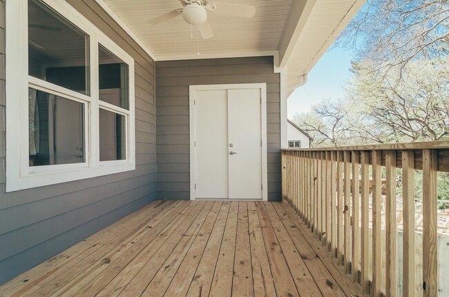Building Photo - Beautiful East Nashville Home
