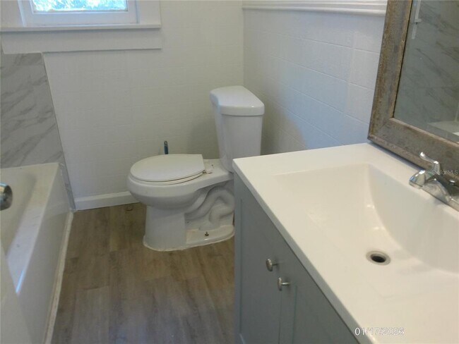 Building Photo - 1148 Oakhill St