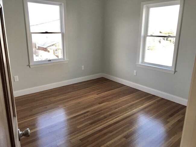Building Photo - 822 Nantasket Ave