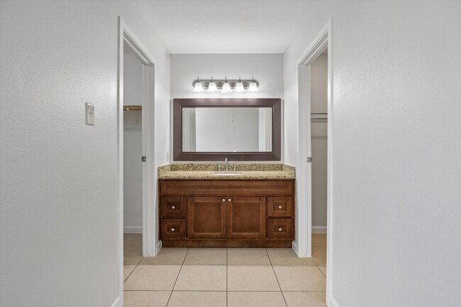 Building Photo - 8515 Cookglass Dr