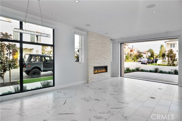 Building Photo - 621 Narcissus Ave