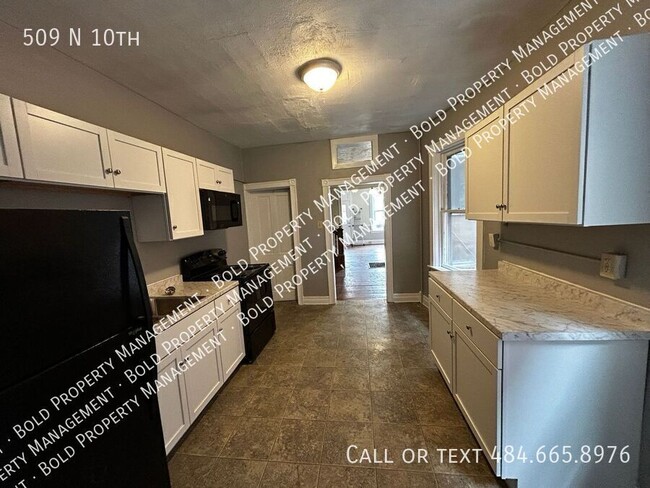 Building Photo - 509 N 10th-