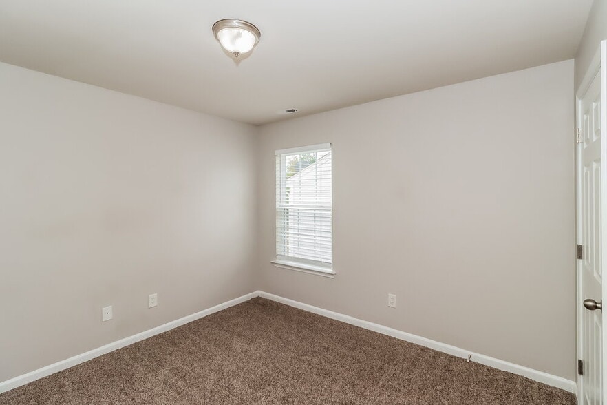 Building Photo - 12201 Palomar Dr