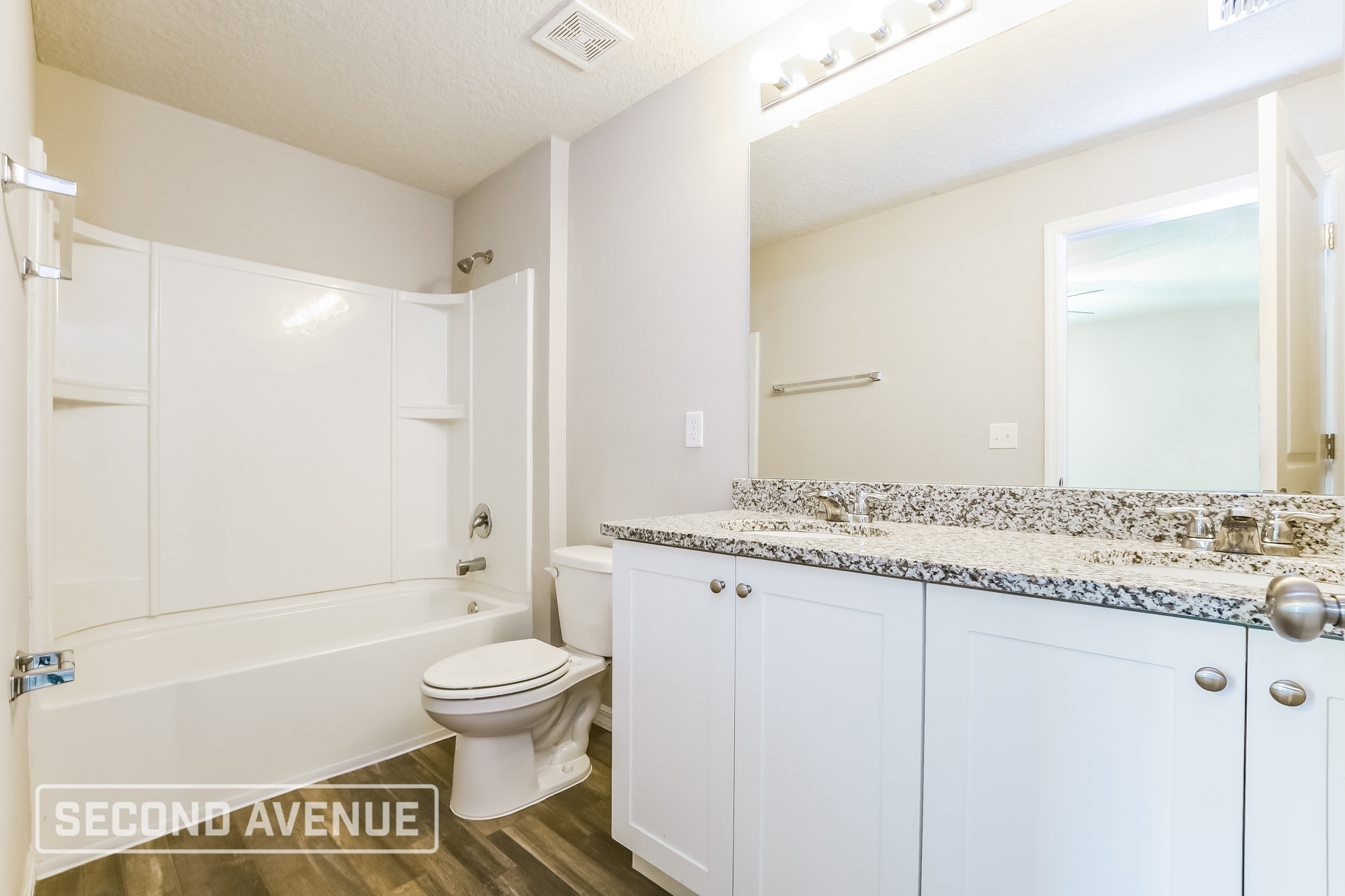 Building Photo - 3637 W Parkview Dr